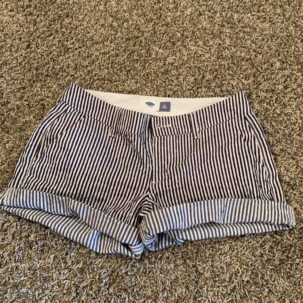 Old Navy striped shorts women’s  waist size- 0